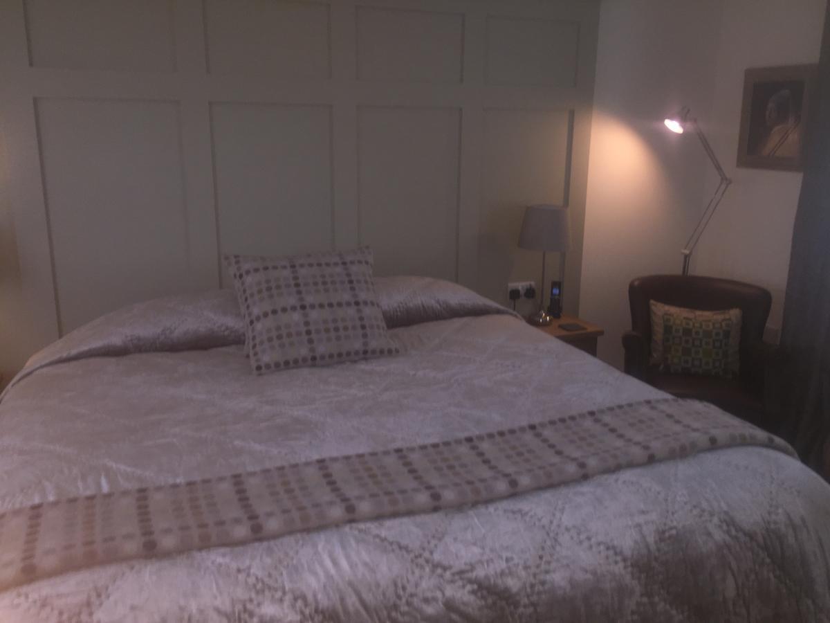 Cathedral View - Swn Yr Afon Bed and Breakfast Μπρέκον Εξωτερικό φωτογραφία