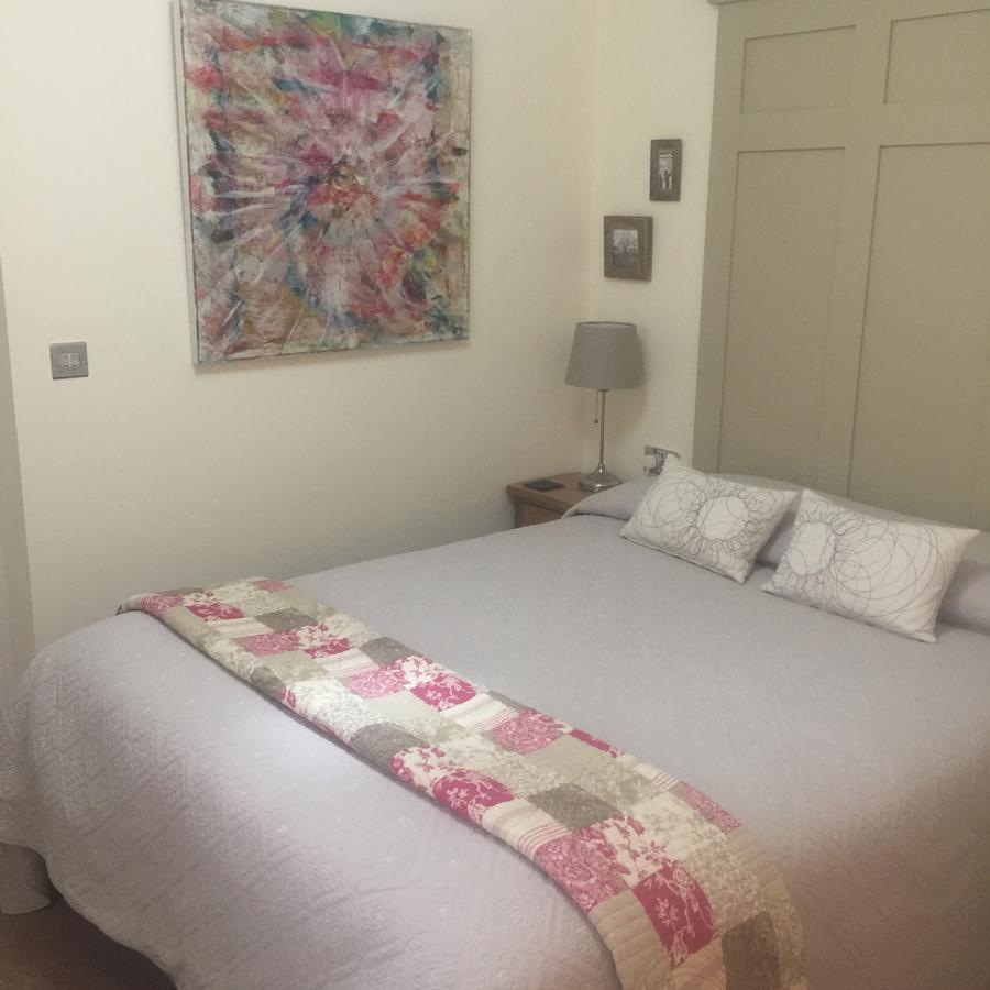 Cathedral View - Swn Yr Afon Bed and Breakfast Μπρέκον Εξωτερικό φωτογραφία